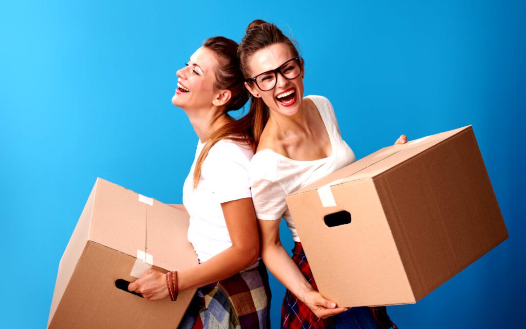 Smooth Move Moving Services in South Carolina | hipster roommates with cardboard boxes