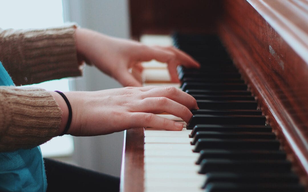 Tickling The Ivory: How A Moving Company Can Help You Move That Piano (Safely)